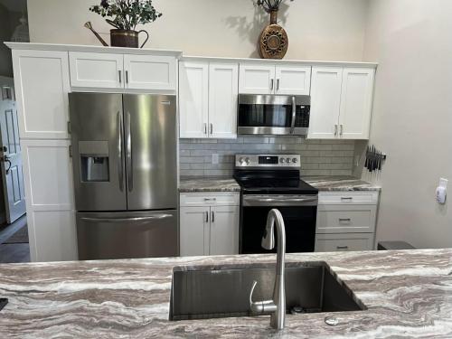 white cabinets in contemporary kitchen