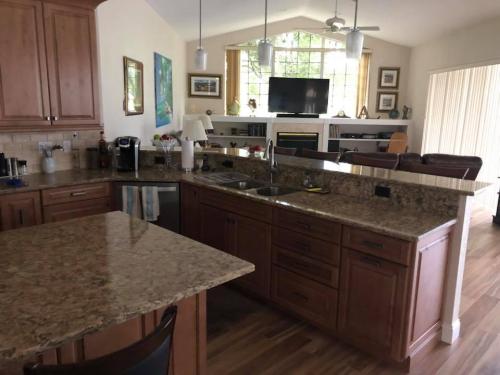 36026140_626259561092109_661866387437780992_n