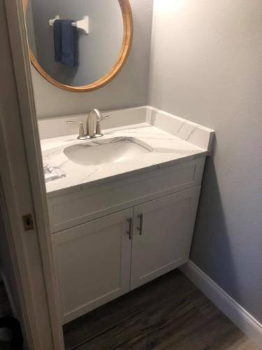 70976227_922837378100991_366375467856429056_n